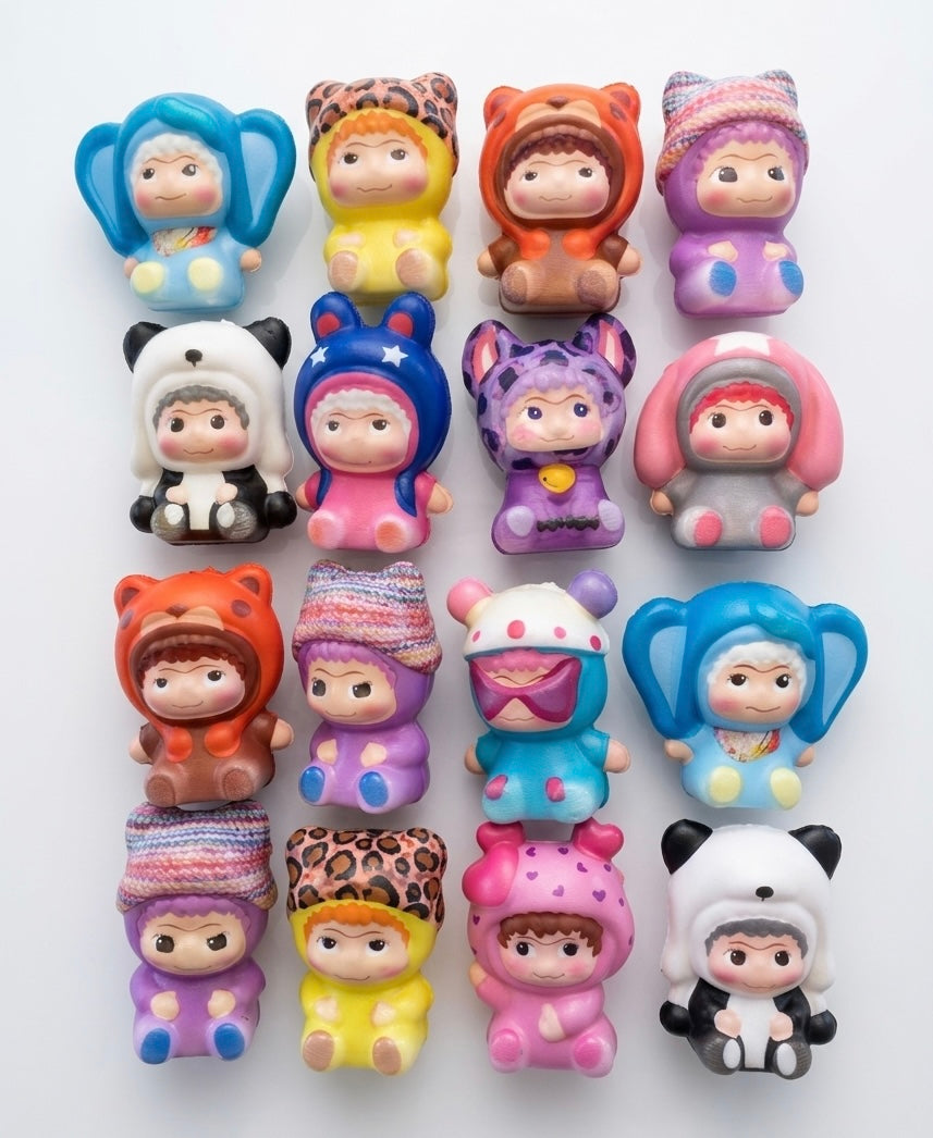 Lot de 4 squishy personnages déguisée kawaai cute moelleux