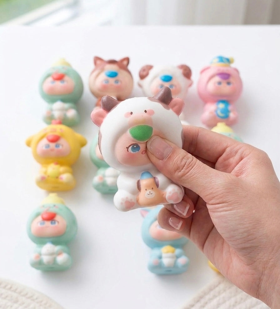 Lot de 4 Squishy personnage kawaii déguisé en animal avec sa peluche trop cute